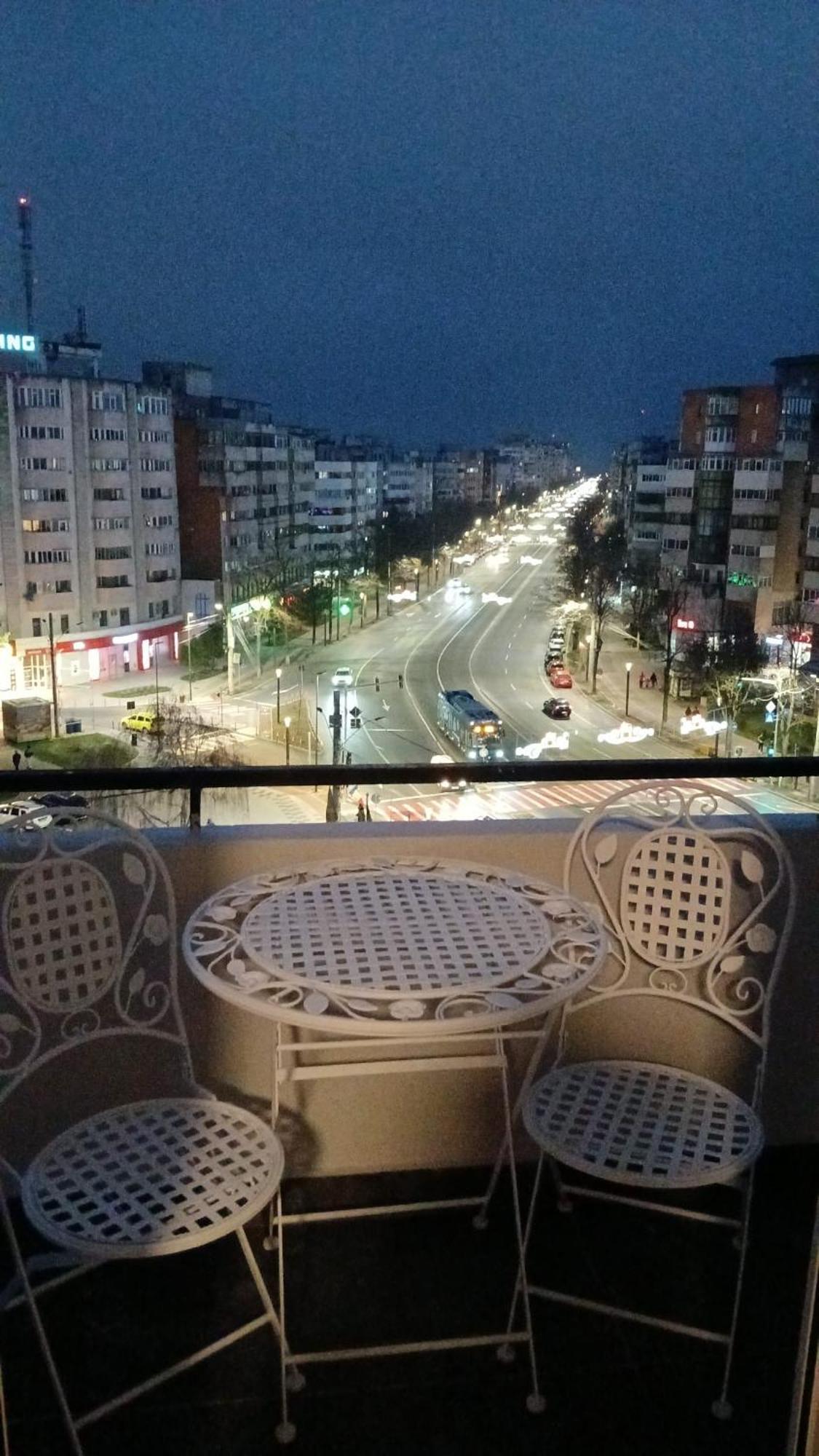 Hellen'S Ultracentral Apartament Buzău Eksteriør bilde