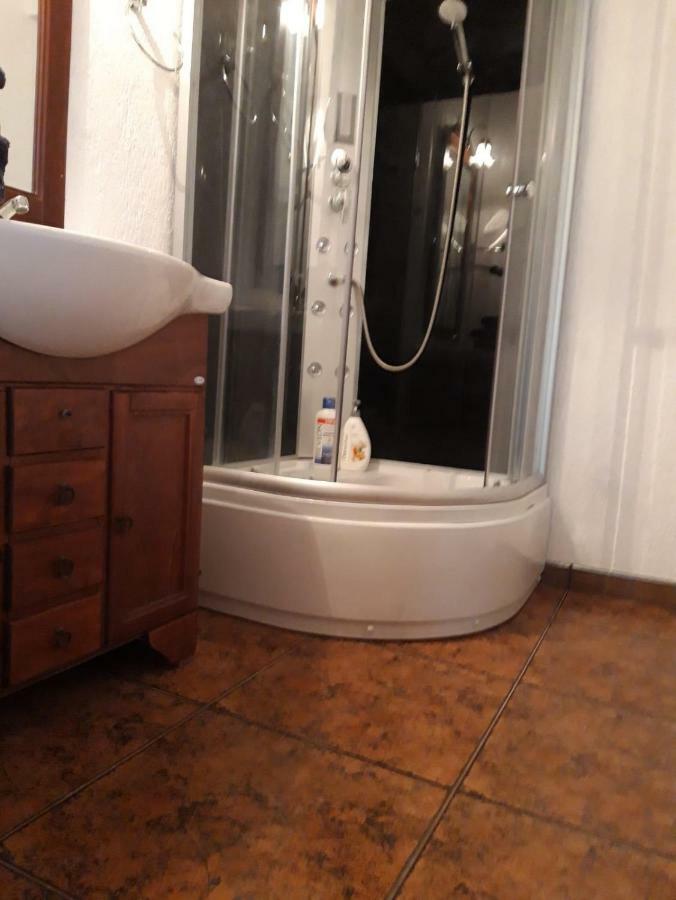 Hellen'S Ultracentral Apartament Buzău Eksteriør bilde
